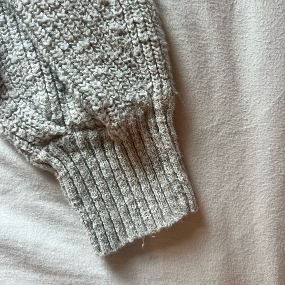 American Eagle Grey Sweater - Picture 3 of 4